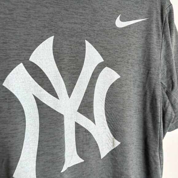 Nike Dri-Fit New York Yankees tee - Picture 2 of 4